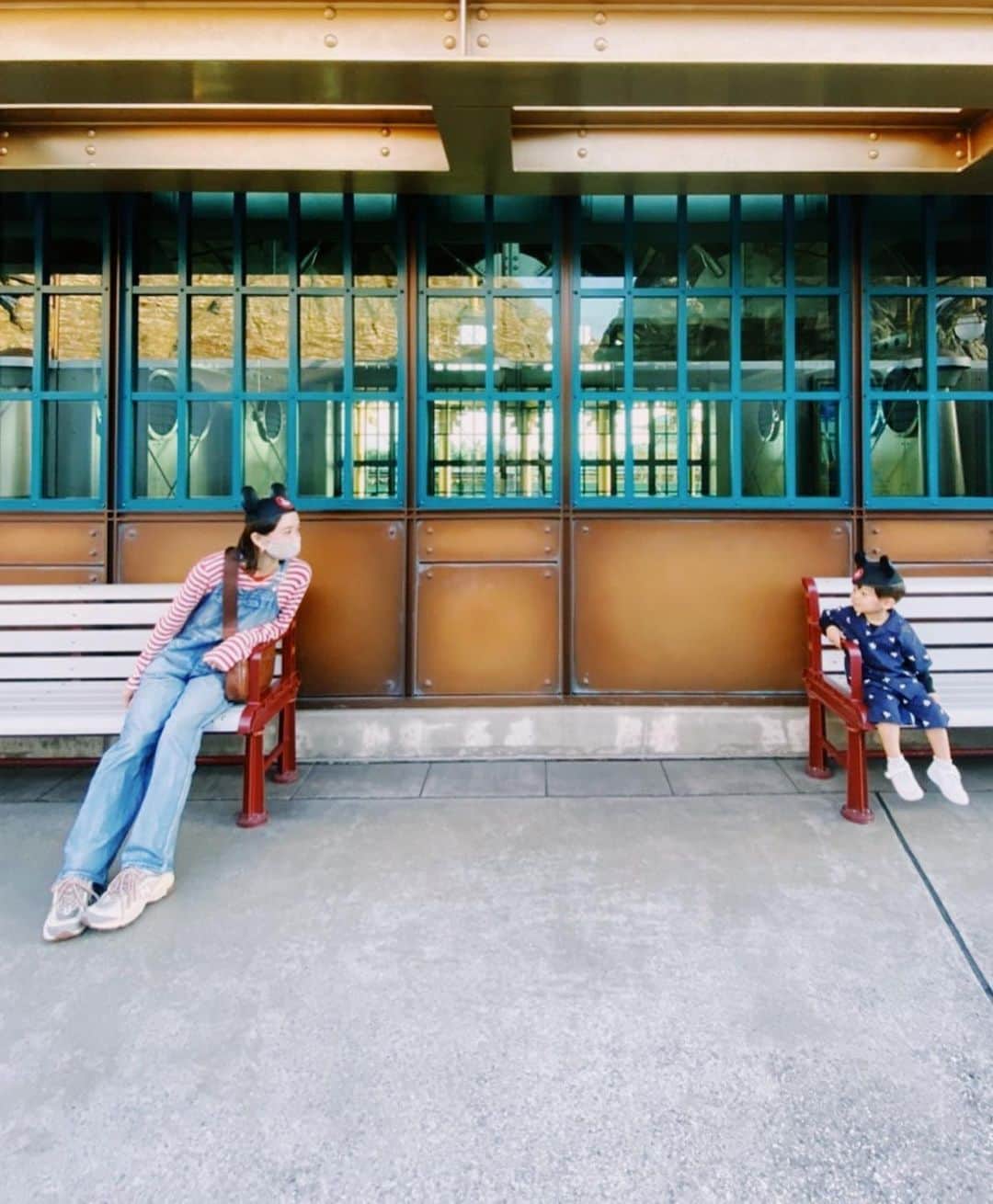 宮城舞さんのインスタグラム写真 - (宮城舞Instagram)「初東京ディズニーシー💙 平日に行ったけど 普段よりは空いてました！！ でも、ランドのが 2歳の息子は乗れる乗り物が 多いかな！！ トイストーリーマニアは 大興奮でした😋  #disneysea」10月15日 13時45分 - mai_miyagi