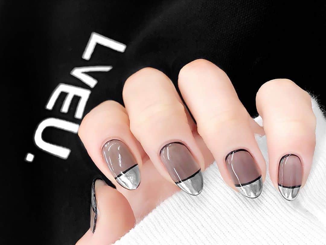 lve_xxxxのインスタグラム：「.﻿ .﻿ POPUPに向け﻿ 己のｵﾒﾝﾃ完了💅👁💯﻿ ﻿ 今の状況だし予定が立たず…﻿ 行けずじまいで😭﻿ やっっと行けたぁぁぁぁ！﻿ ﻿ @eyelash_tane ﻿ @_spicenails_ ﻿ ﻿ 爪とまつ毛はお二人にお任せしたら﻿ 間違いないです！﻿ ﻿ 吉祥寺お近くの方は﻿ 是非行ってみてください☺︎﻿ ﻿ 有難う御座いました🖤﻿ またお願いしまーす。﻿ ﻿ ﻿ ﻿ #nail #parisiennerushlift ﻿ #吉祥寺 #同時施術 #beauty﻿ #beautyday #lve_nail﻿」