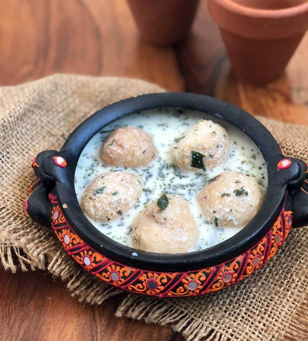 Archana's Kitchenさんのインスタグラム写真 - (Archana's KitchenInstagram)「#NavratriRecipes   The Chaas Dahi Vada is a delicious recipe and has a refreshing twist to the classic dahi vada. In this recipe, the vada's are dunked in a spiced buttermilk which has pudina, jeera and cumin seeds. It makes a great snack or just as an appetizer for festival parties too. Get the recipe from the smart.bio link in my profile @archanaskitchen . . . . . . #recipes #navratrirecipes #noonionnogarlic #festivalrecipes #indianfestival #durgapooja #navratri2020 #homemadefood #eatfit #cooking #food #healthyrecipes #foodphotography #recipeoftheday #comfortfood #deliciousfood #delicious #instayum #food」10月15日 14時26分 - archanaskitchen