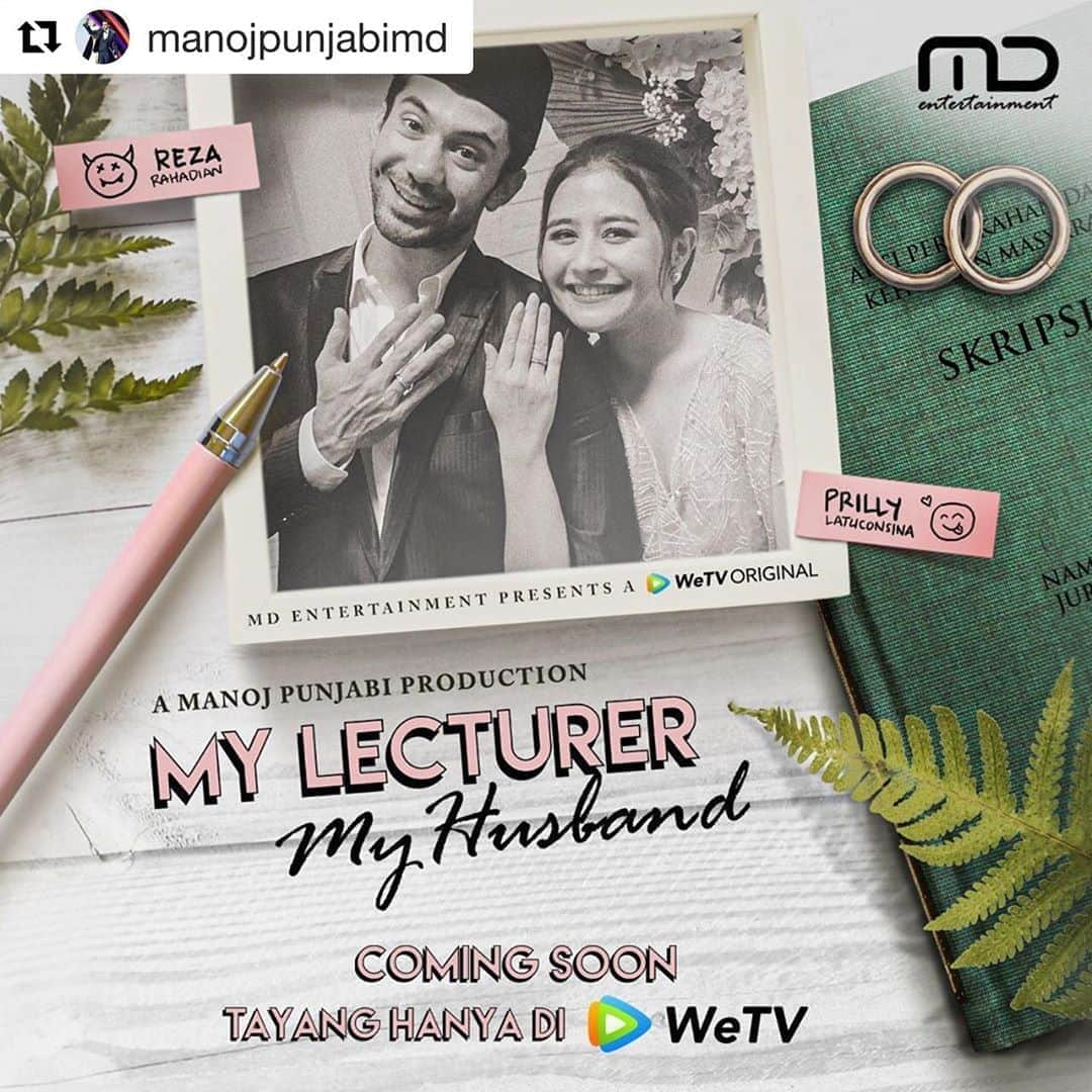 Prilly Latuconsinaさんのインスタグラム写真 - (Prilly LatuconsinaInstagram)「ASTAGAAA GAK TANGGUNG-TANGGUNG  SURPRISENYAA LANGSUNG DIKASIH POSTER @mylecturermyhusband YAA! duh pakkk saya jadi makin penasaran sama hasilnyaaa 😵 jadi kangen mas Aryaaa @officialpilarez   #Repost @manojpunjabimd  ・・・ Happy birthday, @prillylatuconsina96! Wishing you all the love and happiness in the world. 🥳 . Dan saya punya SURPRISE untuk Prilly dan kalian semua – OFFICIAL POSTER WeTV Original @mylecturermyhusband!  Nantikan segera hanya di @wetvindonesia! Semoga, Inggit dan Arya (@officialpilarez) akur terus yaa! 😁 . #WeTVOriginal #MyLecturerMyHusband #MDEntertainment #WeTVID #TemeninKamu #NontonDiWeTV」10月15日 14時54分 - prillylatuconsina96