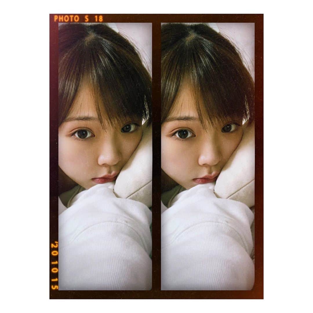 川村那月さんのインスタグラム写真 - (川村那月Instagram)「すっぴんでごろごろ。  シアワセ🦥  #NatsukiKawamura #川村那月 #お家大好き #幸せ #StayHome #寒いの苦手 #衣替えしなきゃ #枕はニトリです #もうすぐハロウィンかぁ🎃」10月15日 15時11分 - kawamura_natsuki317