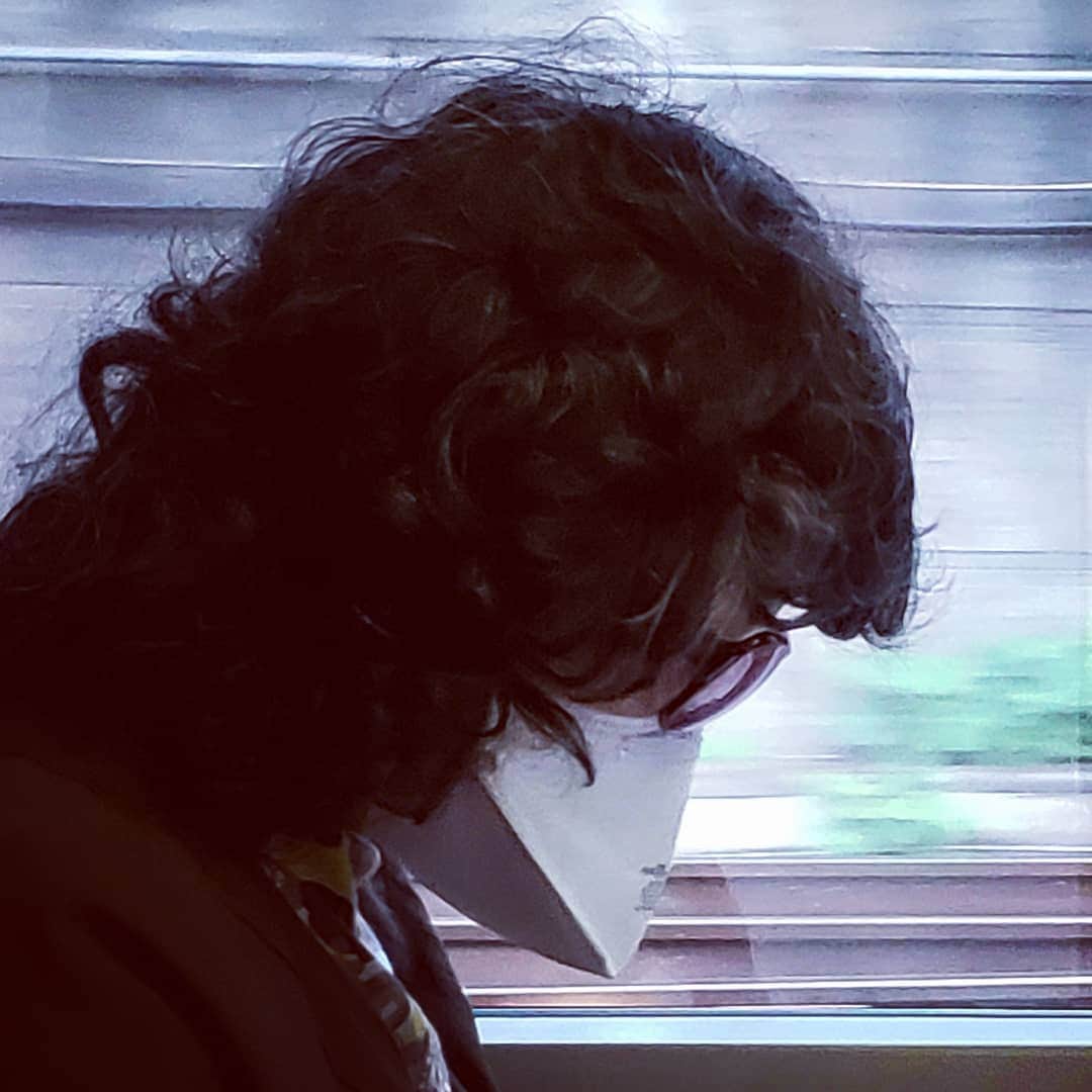 鈴木拓さんのインスタグラム写真 - (鈴木拓Instagram)「東海道線にカッパがいた。  マスクの角度。  初めて見た。  キュウリあげてみようかな？」10月15日 15時16分 - suzukitaku.drunkdoragon
