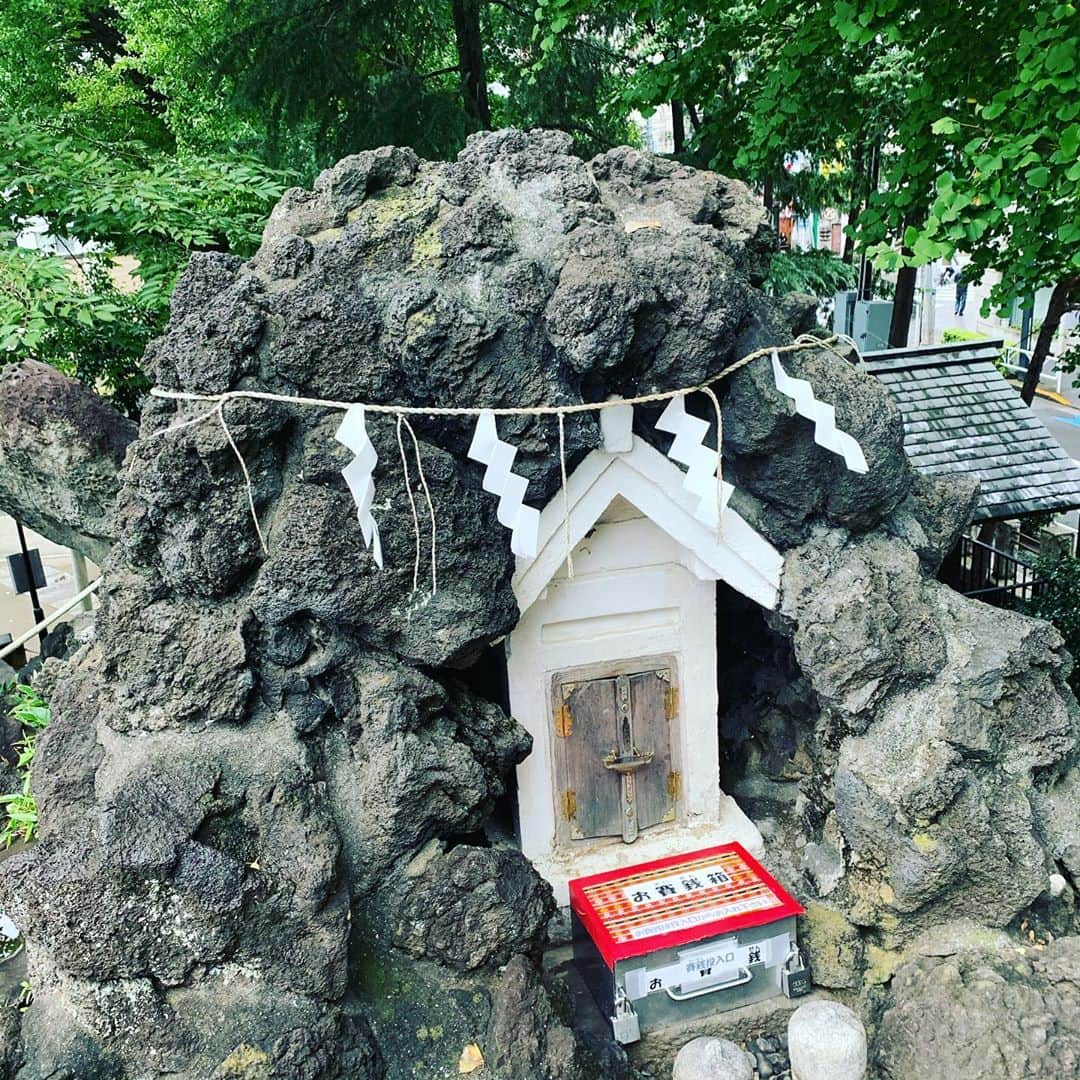 谷口賢志さんのインスタグラム写真 - (谷口賢志Instagram)「参拝。  #鳩森八幡神社」10月15日 16時05分 - masashi_taniguchi