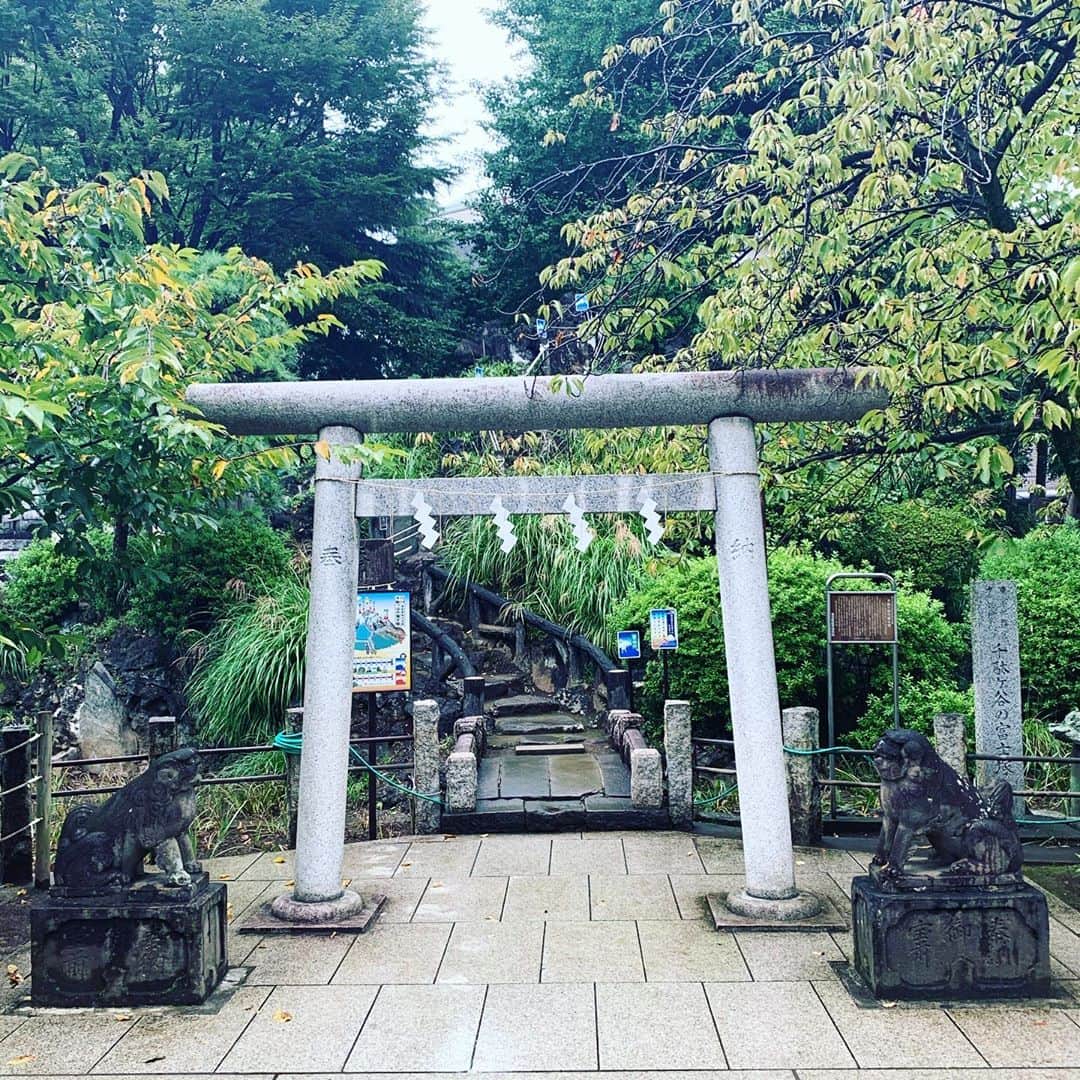 谷口賢志のインスタグラム：「参拝。  #鳩森八幡神社」