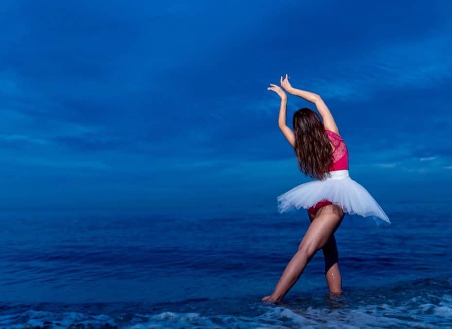 SAEKAさんのインスタグラム写真 - (SAEKAInstagram)「人間の願望は 思った時に既に叶ってる  思考一つで変わる世界 美しい世界を舞いたい  #バレエ #バレリーナ #バレエダンサー #被写体 #カメラ #ポートレート #japanesegirl #ballet #balletdancer  #フィットネス #フィットネスモデル #歯科医師 #女医 #歯医者 #dentist #筋トレ #筋トレ女子 #トレーニング  #training #fitnessgirl #fitnessmodel #美脚 #美尻 #美body #美学の追求」10月15日 16時22分 - saeka0220