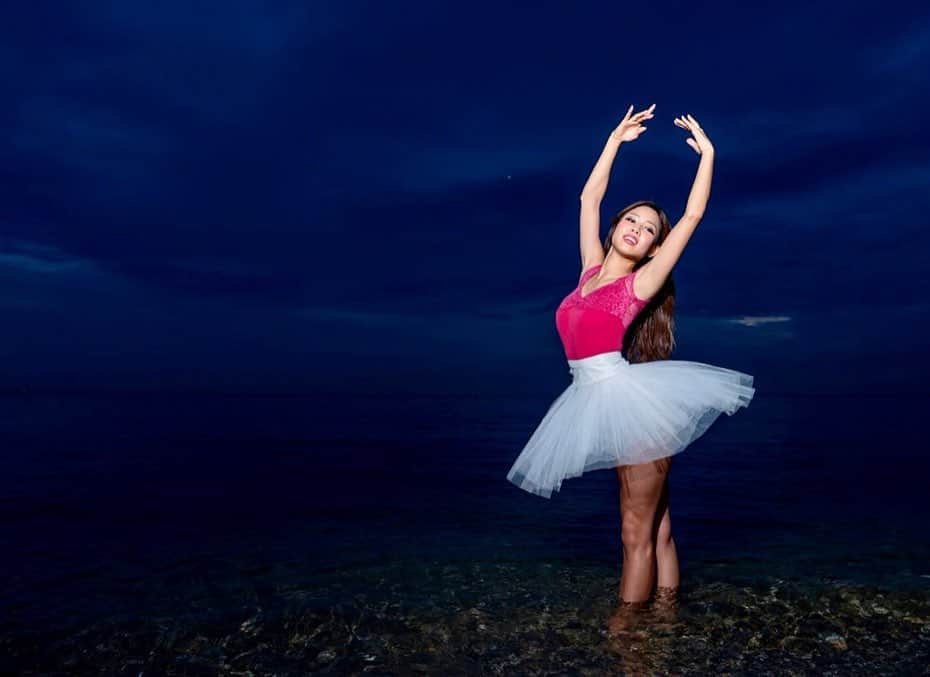 SAEKAさんのインスタグラム写真 - (SAEKAInstagram)「人間の願望は 思った時に既に叶ってる  思考一つで変わる世界 美しい世界を舞いたい  #バレエ #バレリーナ #バレエダンサー #被写体 #カメラ #ポートレート #japanesegirl #ballet #balletdancer  #フィットネス #フィットネスモデル #歯科医師 #女医 #歯医者 #dentist #筋トレ #筋トレ女子 #トレーニング  #training #fitnessgirl #fitnessmodel #美脚 #美尻 #美body #美学の追求」10月15日 16時22分 - saeka0220