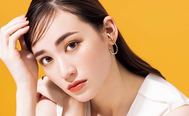 のインスタグラム：「. 🧡💛🧡💛 . .  #makeup #make #shooting #model #hairmake #kose #maquiagem #foto #modelo #yellow #メイク」