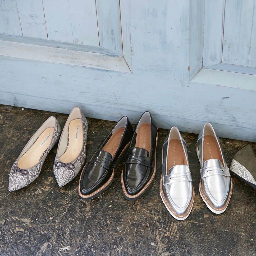 MODE ET JACOMO -モード・エ・ジャコモ-さんのインスタグラム写真 - (MODE ET JACOMO -モード・エ・ジャコモ-Instagram)「.﻿ ﻿ HAVE A NICE Rainy DAY ! ﻿ ﻿ ﻿ クラシカルなローファーは﻿ Web限定アイテム🥿✨﻿ すっきりとしたポインテッドトゥと﻿ 厚底ソールで﻿ モダンにアップデートした１足✔️﻿ ﻿ ﻿ ー👠Mode et Jacomo👠 ー﻿ #newarrival #20aw #autumn #20秋冬 #modeetjacomo #モードエジャコモ #ジャコモ #靴からコーデ　#shoes #shoe #ファッション #靴 #レディースシューズ #婦人靴 #トレンド #レインシューズ #レイン #厚底 #厚底ローファー #ローファー #バレエシューズ」10月15日 16時50分 - mode_et_jacomo_official