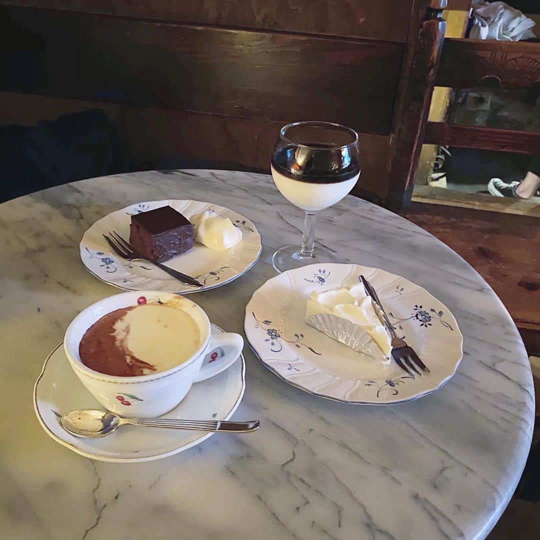 糸原美波さんのインスタグラム写真 - (糸原美波Instagram)「ずっといきたかったカフェ ☕️𓈒 𓂂𓏸  さくらんぼのコップがかわいい 🍒  いきつけになりそう ⸝⋆」10月15日 16時44分 - minami_itohara