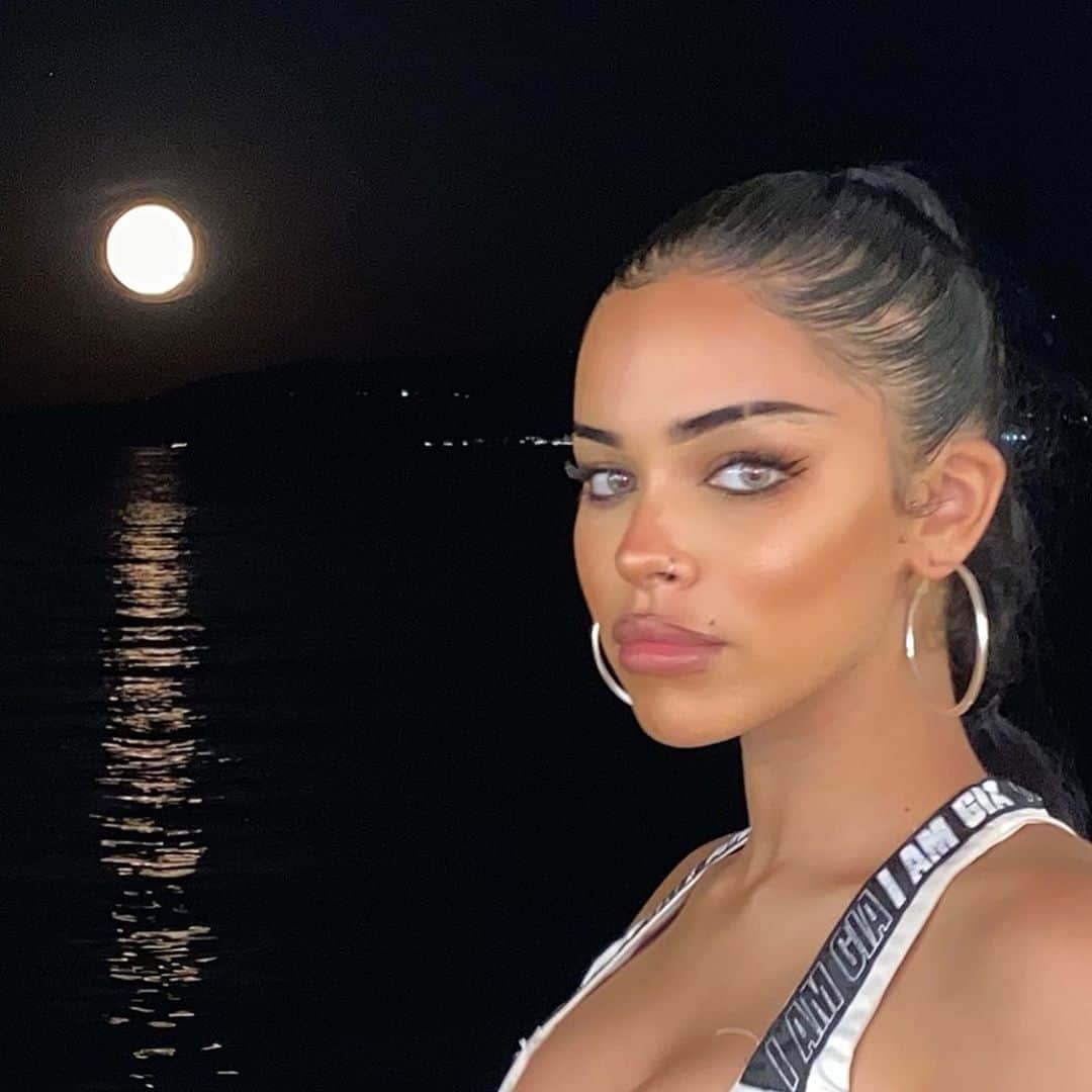のインスタグラム：「Lunar」