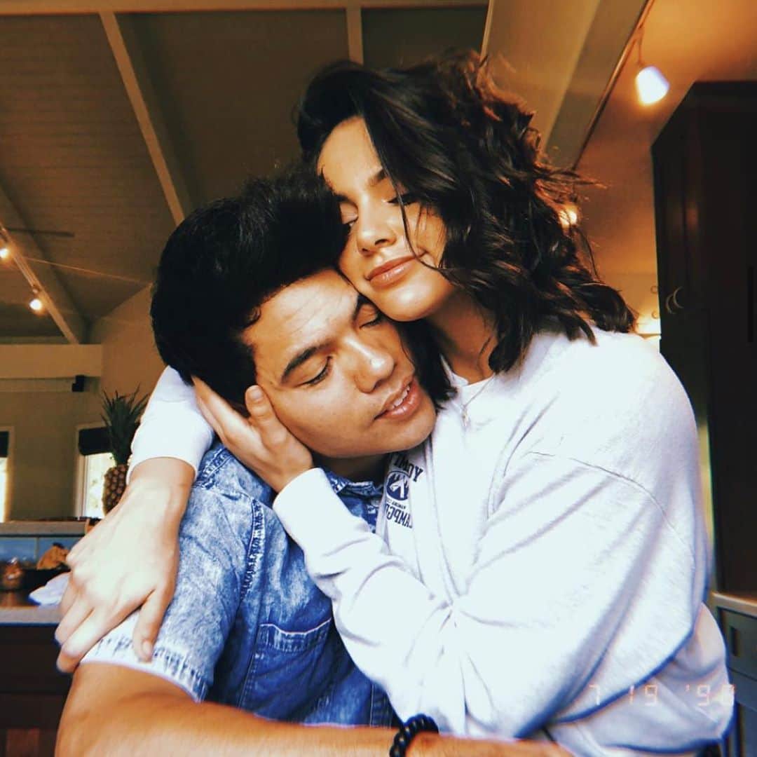 ベサニー・モータのインスタグラム：「HAPPY BIRTHDAY BABY! @dtrix  I love you with all my heart ♥️♥️♥️🥳🥳🥳」