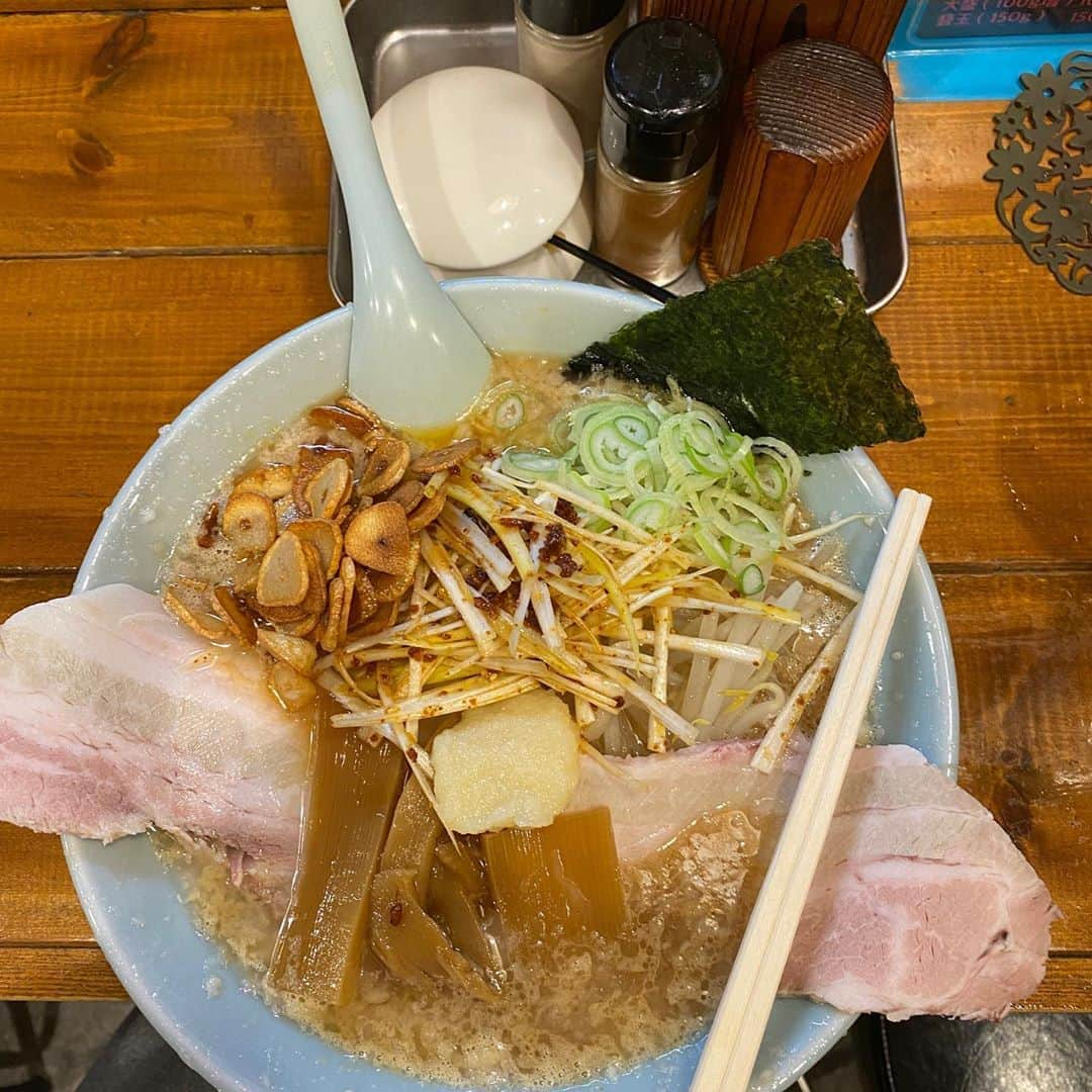 大溝清人さんのインスタグラム写真 - (大溝清人Instagram)「前に食べたやつ 載せ忘れたので。  馬鹿珍ラーメンの 脂にんにく辛ネギ スペシャル  うんめーぞ！」10月15日 18時41分 - badboys_kiyoto93