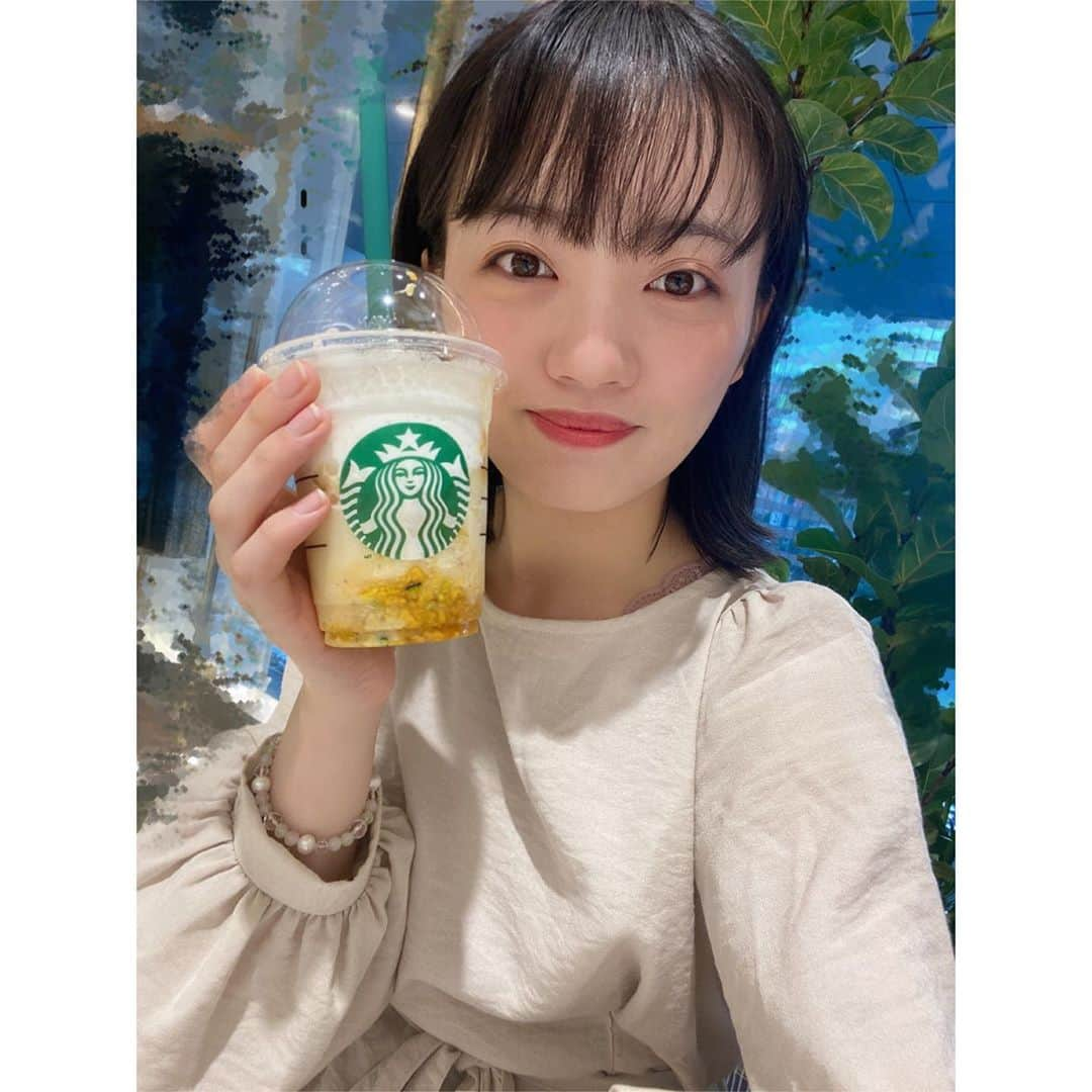 希山愛さんのインスタグラム写真 - (希山愛Instagram)「* #おいもすたぐらむ  #オータムスイートポテトフラペチーノ  前回の大学芋フラペチーノに さつまいもと栗とかぼちゃのチップがプラスされて 美味しさもプラスプラスプラスでした🥺✨  チップがザクザクしとるけん 私、秋を食べちゃいました🍠  それぐらい口の中で秋が広がって めっちゃ美味しかったです🌰🎃  #お芋好きにはたまらん #お芋  #希山愛 #ばってん少女隊」10月15日 19時07分 - kiyama_ai_official