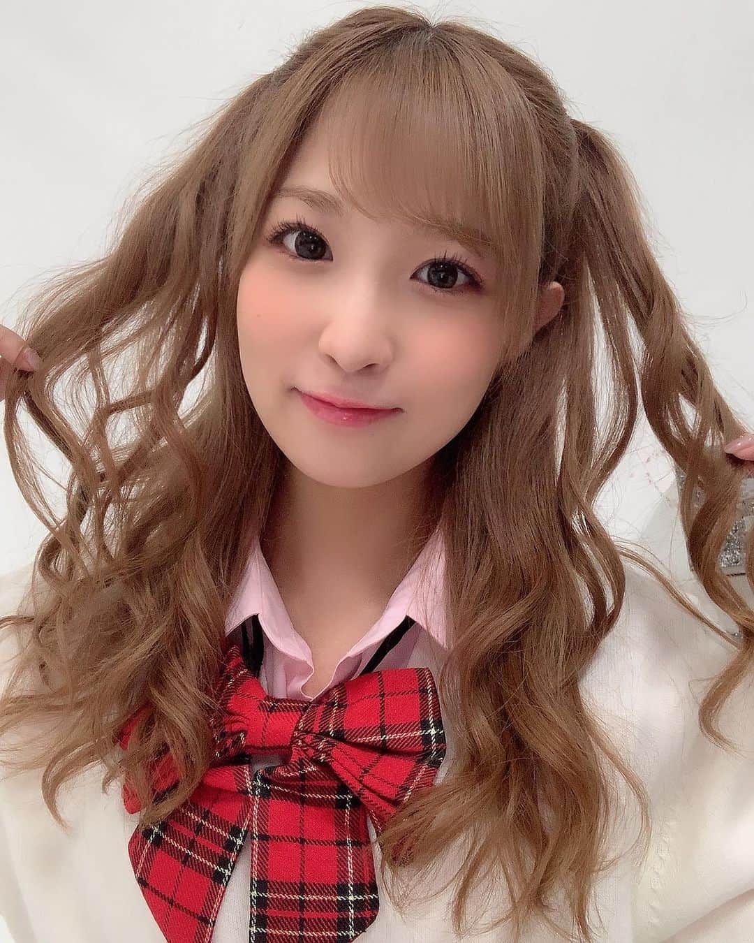 栄川乃亜　制服 栄川乃亜さんのインスタグラム写真 - (栄川乃亜Instagram)「・ ・ ・ 🙂😉😗 どの