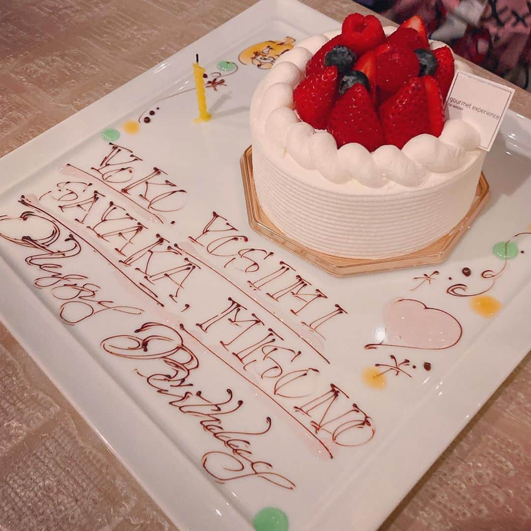 森本さやかさんのインスタグラム写真 - (森本さやかInstagram)「みんなでお誕生日会(*´꒳`*)  5月生まれの曜ちゃんと⭐︎ 8月生まれの好未さん⭐︎ 10月生まれのmisonoさんと私⭐︎⭐︎  最近まで外出もままならなかったから…お祝いはみんな一緒に(*≧∀≦*)♡♡ #みんなhappybirthday 🌹🎂 #お誕生日会  #合同誕生日会  #happybirthday #birthdaycelebration 💜💛💙」10月15日 19時27分 - sayakamorimoto1011