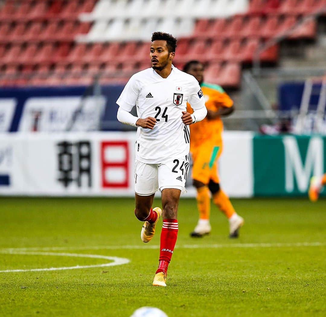 鈴木武蔵のインスタグラム：「Japan international 🇯🇵🔥 That was good moments and I came back in Beerschot   久々の代表は凄く刺激になったし、成長したい気持ちが更に高まった。また呼んでもらえるようチームで頑張ります。」