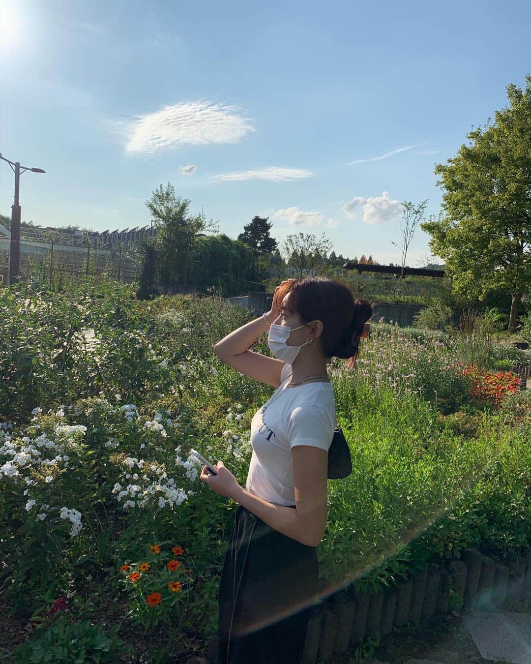 イェナのインスタグラム：「더 추워지기전에🍃」