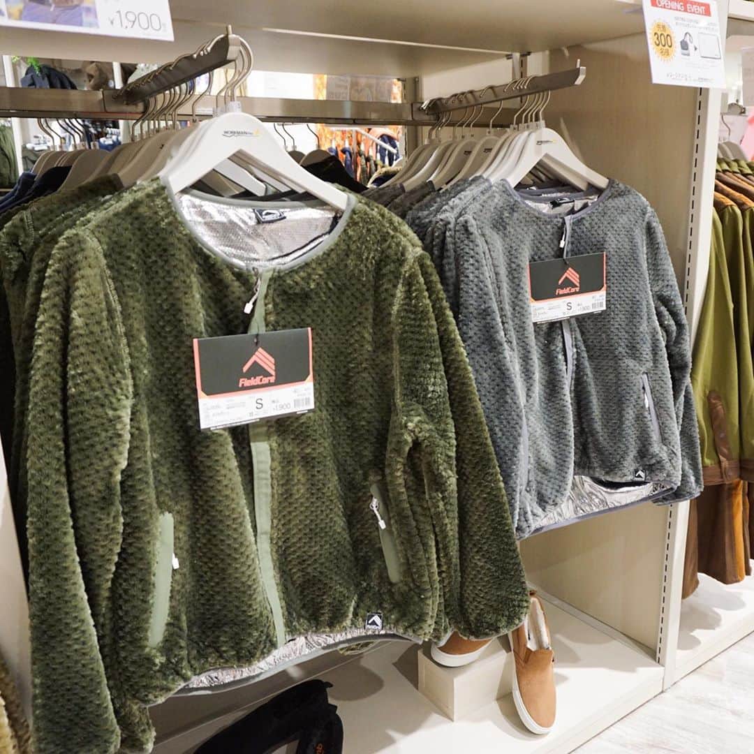 Fashionsnap.comさんのインスタグラム写真 - (Fashionsnap.comInstagram)「【ニューオープン】ワークマンが作業服を扱わない新業態「#ワークマン女子」1号店を10月16日にオープン！　桜木町駅前のコレットマーレ内に構える新店舗ではウィメンズ商品を豊富に取り揃えるほか、防水サファリシューズといったSNSで話題のアイテムもラインナップ。ピンク色のブランコなどフォトスポットも充実しています📸初のオリジナルキャラクター「わくこちゃん」にも注目です。 @workman_plus」10月15日 19時47分 - fashionsnapcom