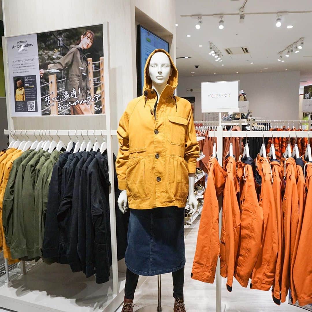 Fashionsnap.comさんのインスタグラム写真 - (Fashionsnap.comInstagram)「【ニューオープン】ワークマンが作業服を扱わない新業態「#ワークマン女子」1号店を10月16日にオープン！　桜木町駅前のコレットマーレ内に構える新店舗ではウィメンズ商品を豊富に取り揃えるほか、防水サファリシューズといったSNSで話題のアイテムもラインナップ。ピンク色のブランコなどフォトスポットも充実しています📸初のオリジナルキャラクター「わくこちゃん」にも注目です。 @workman_plus」10月15日 19時47分 - fashionsnapcom