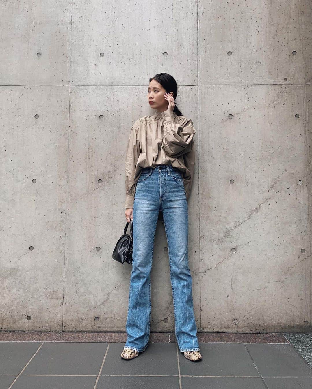 のインスタグラム：「このブラウス欲しかったやつ☺️✨  #MOUSSY #MOUSSYSNAP」