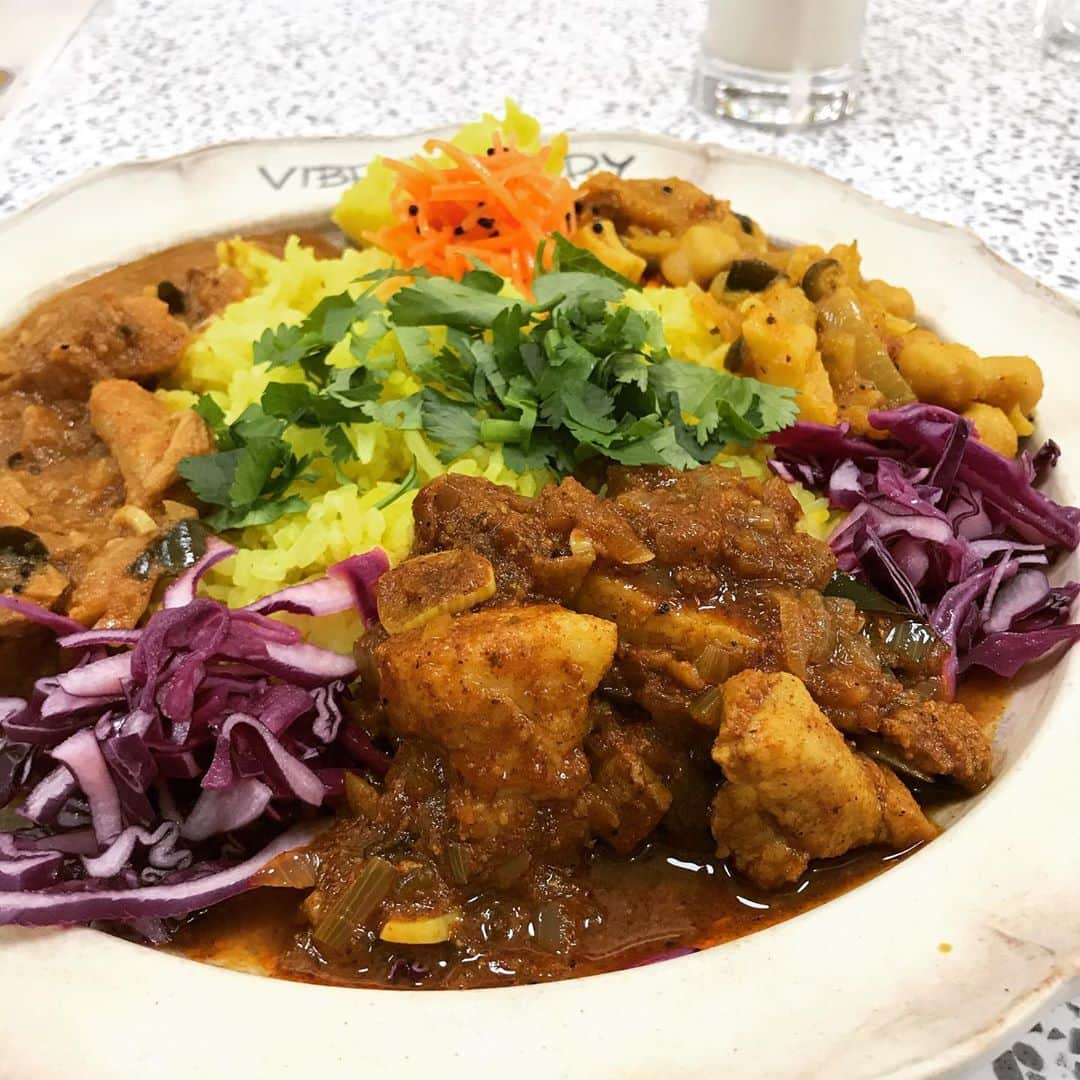 桜井誠さんのインスタグラム写真 - (桜井誠Instagram)「今日は中目黒「vibes curry」で、BK @bksound と対談してきたよ。 カレーのあれこれ色々と話して楽しい時間を過ごしました🍛 BKの作るスリランカカレーも絶品なので、是非お店に食べにきてね！ この様子は、YouTubeチャンネル「vibes curry」で配信予定！ #vibescurry #curry」10月15日 20時28分 - m_sakurai_da