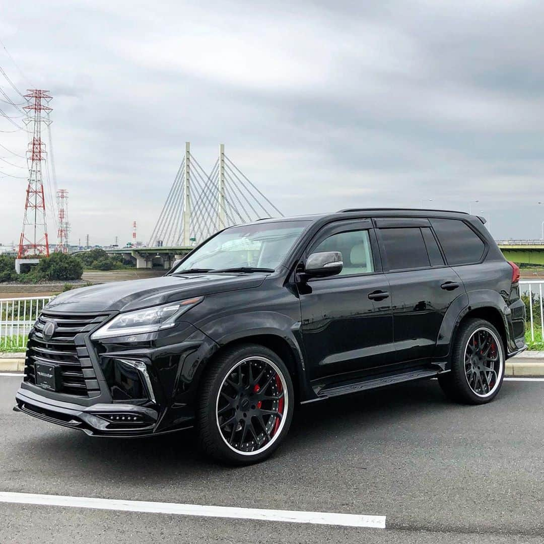 Spirits Artisanさんのインスタグラム写真 - (Spirits ArtisanInstagram)「lexus LX570 Artisanspirits/// Sportsline blacklabel www.artisanspirits.co.jp #artisanspirits #artisan #lexus #lexuslx #lexuslx570 #lx #lx570 #bodykit #blacklabel #suv #corarta7 #yokohamatire #japan #jp #evasivemotorsports #butlertire #jworksunlimited #premierautowerkz #suvproject #kanooperformance #car_life_staff  #車庫小舗 #nigeljdmparts #トラウム #advanced_auto_performance  #otto.auto.service #mr__lexus #jackspna」10月15日 20時38分 - artisan_spirits