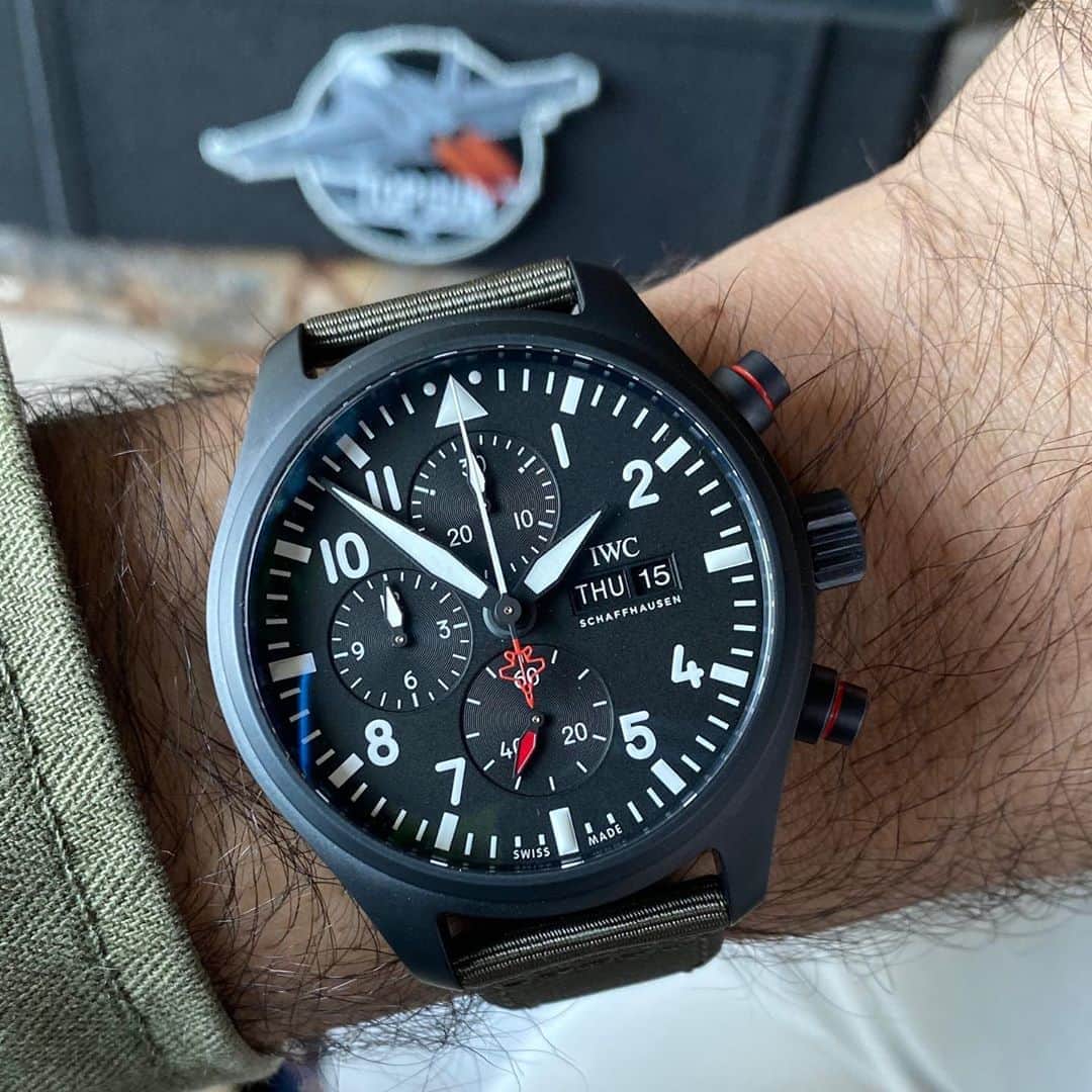 WATCHMANIAさんのインスタグラム写真 - (WATCHMANIAInstagram)「Introducing the new @iwcwatches Top Gun Pilot Chronograph SFTI (Strike Fighter Tactics Instructor). Limited edition of 1500 pieces worldwide.   Developed by IWC, Ceratanium® is a material that combines the advantages of titanium and ceramic in a groundbreaking new composition. The patented material is as lightweight and unbreakable as titanium and at the same time as hard and scratch-resistant as ceramic. It is also characterised by its excellent skin compatibility, its high degree of corrosion-resistance and its matte black colour.  #iwcpilot #iwctopgun #topgunsfti」10月15日 20時48分 - watchmania