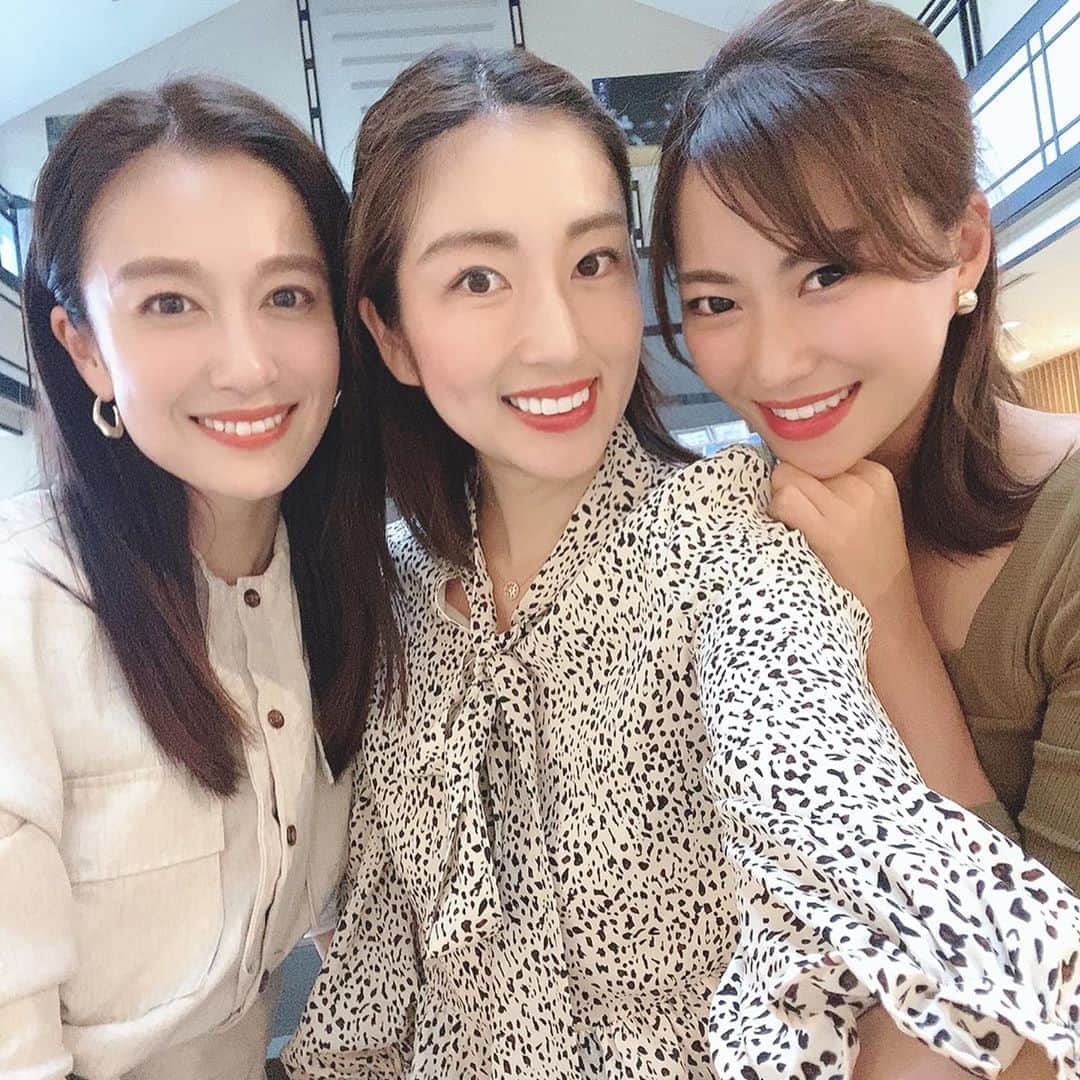 庄司ゆうこさんのインスタグラム写真 - (庄司ゆうこInstagram)「ポジティブスターヨガゴルフコンペ⛳️ 楽しすぎたぁー😍✨ 今年で10周年‼️毎年盛大にパーティーしてきましたが、このご時世なので、2回に分けてゴルフコンペを開催することになりました✨✨ 来月も開催します😍 アシスタントにしほ先生とちひろ先生が参加してくれたよー❣️ 5枚目で私が持っているお水は @refinespwaterリファインspウォーターで、今回参加者様全員に提供してもらいました^_^ @faburuas.jp次亜塩素酸ファビュラスのミニサイズも提供して頂きました❣️ お忙しい中参加してくださった皆様、本当にありがとうございました😊✨ #ゴルフ#ゴルフコンペ#太平洋クラブ美野里コース#ファビュラス#リファインspウォーター#次亜塩素酸#お水#ソラル#ゴルフ女子#ポジティブスターヨガ#美人インストラクター」10月15日 20時52分 - yuko.shoji
