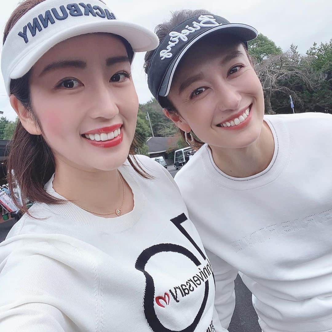 庄司ゆうこさんのインスタグラム写真 - (庄司ゆうこInstagram)「ポジティブスターヨガゴルフコンペ⛳️ 楽しすぎたぁー😍✨ 今年で10周年‼️毎年盛大にパーティーしてきましたが、このご時世なので、2回に分けてゴルフコンペを開催することになりました✨✨ 来月も開催します😍 アシスタントにしほ先生とちひろ先生が参加してくれたよー❣️ 5枚目で私が持っているお水は @refinespwaterリファインspウォーターで、今回参加者様全員に提供してもらいました^_^ @faburuas.jp次亜塩素酸ファビュラスのミニサイズも提供して頂きました❣️ お忙しい中参加してくださった皆様、本当にありがとうございました😊✨ #ゴルフ#ゴルフコンペ#太平洋クラブ美野里コース#ファビュラス#リファインspウォーター#次亜塩素酸#お水#ソラル#ゴルフ女子#ポジティブスターヨガ#美人インストラクター」10月15日 20時52分 - yuko.shoji