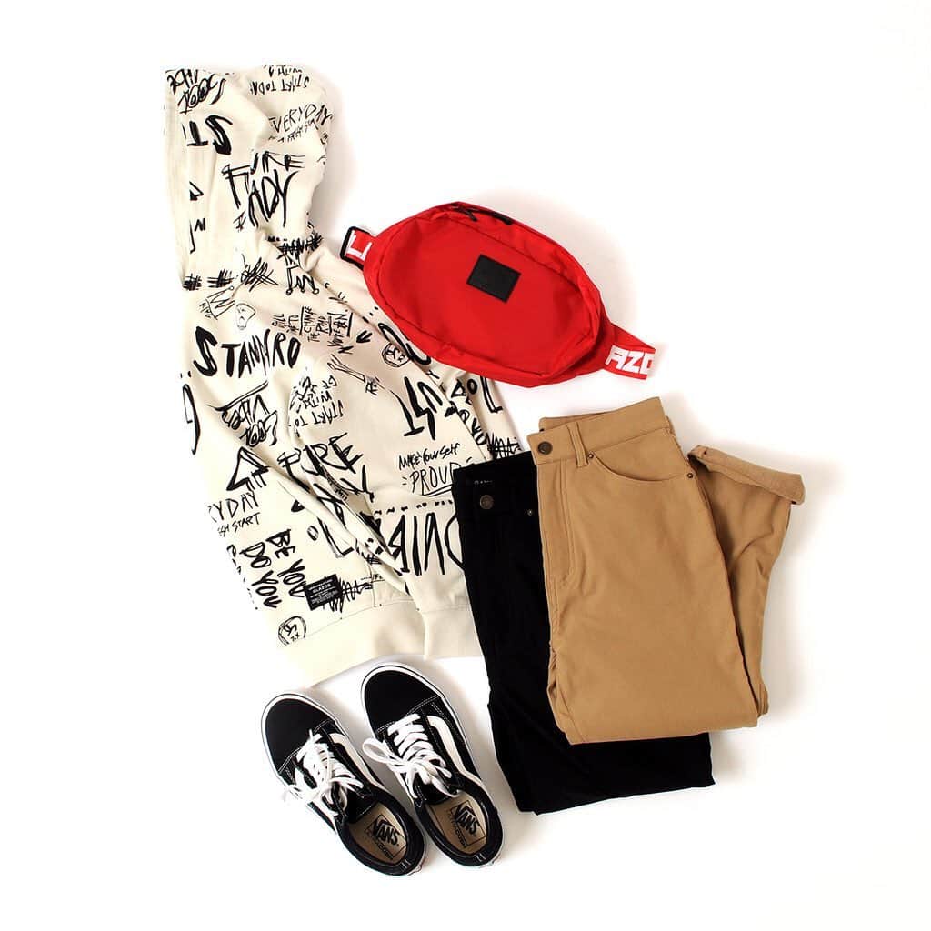 GLAZOSのインスタグラム：「. #new items GLAZOS新作入荷しております◎ . 衣替え、去年の冬に比べると サイズアウトしてたり ボトムがヘタれてたり 実は羽織り買おうとおもってたんだった、、なんて思いつくこともしばしば。 . 今日アップの新作、 羽織りもあるし トップスはもちろん 冬におすすめ◎微起毛パンツも入荷しております🙆‍♀️  . ぜひサイトの方チェックしてみてください～ . . . #glazos #kidsootd #kidsfashion #kidscoordinate #kidsfashion #kids #mensfashion #mensstyle #boy #おそろいコーデ #兄弟 #小学生コーデ #小学生男子 #おでかけコーデ #中学生男子 #小5 #小6 #キッズファッション #男の子ママ #男子 #小学生 #新作 #秋 #fall #sweat」