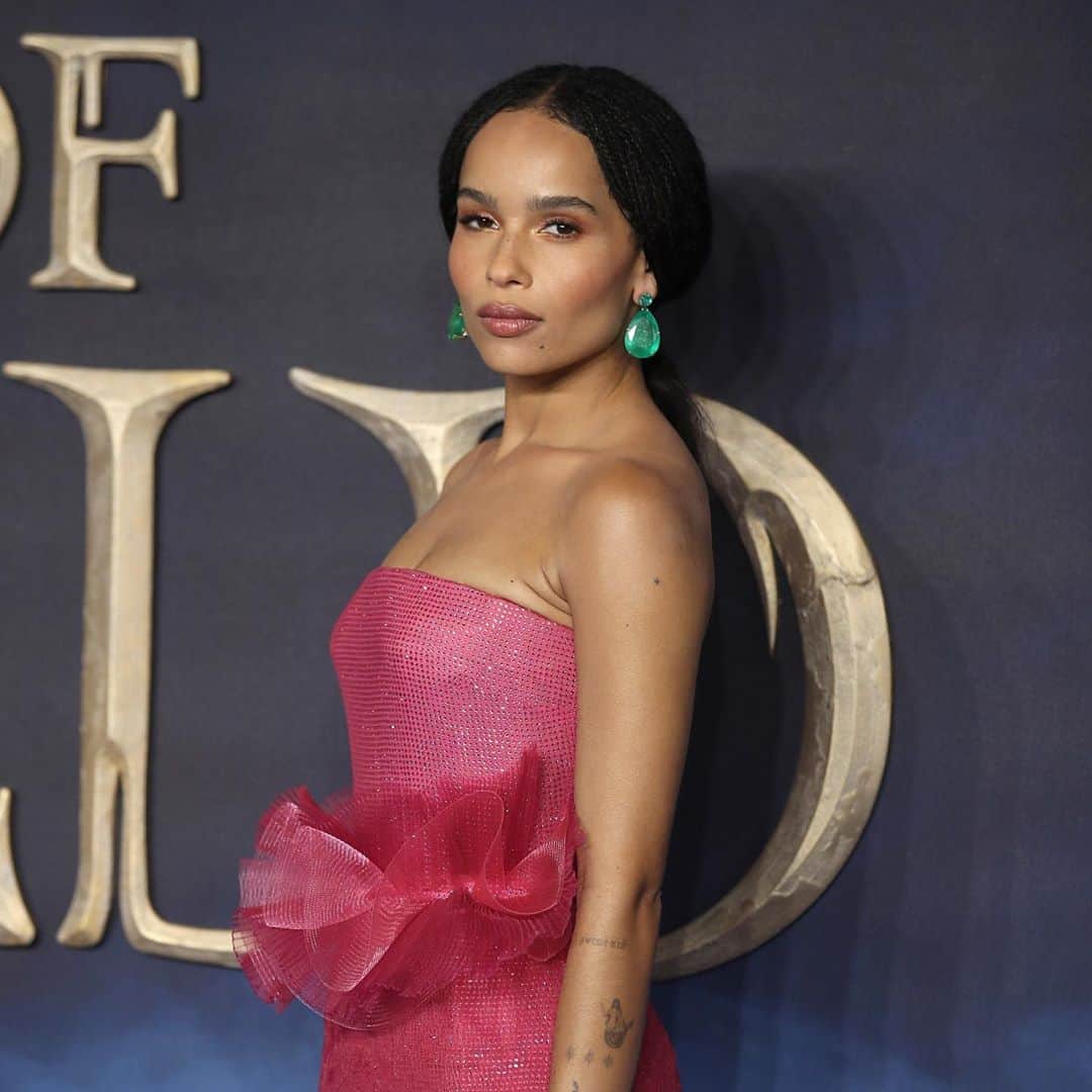 E! Onlineさんのインスタグラム写真 - (E! OnlineInstagram)「There's a storm coming, Mr. Wayne and her name is 🗣️ ZOE KRAVITZ. Link in bio to see her stunning reveal as Catwoman. (📷: Getty)」10月15日 21時03分 - enews