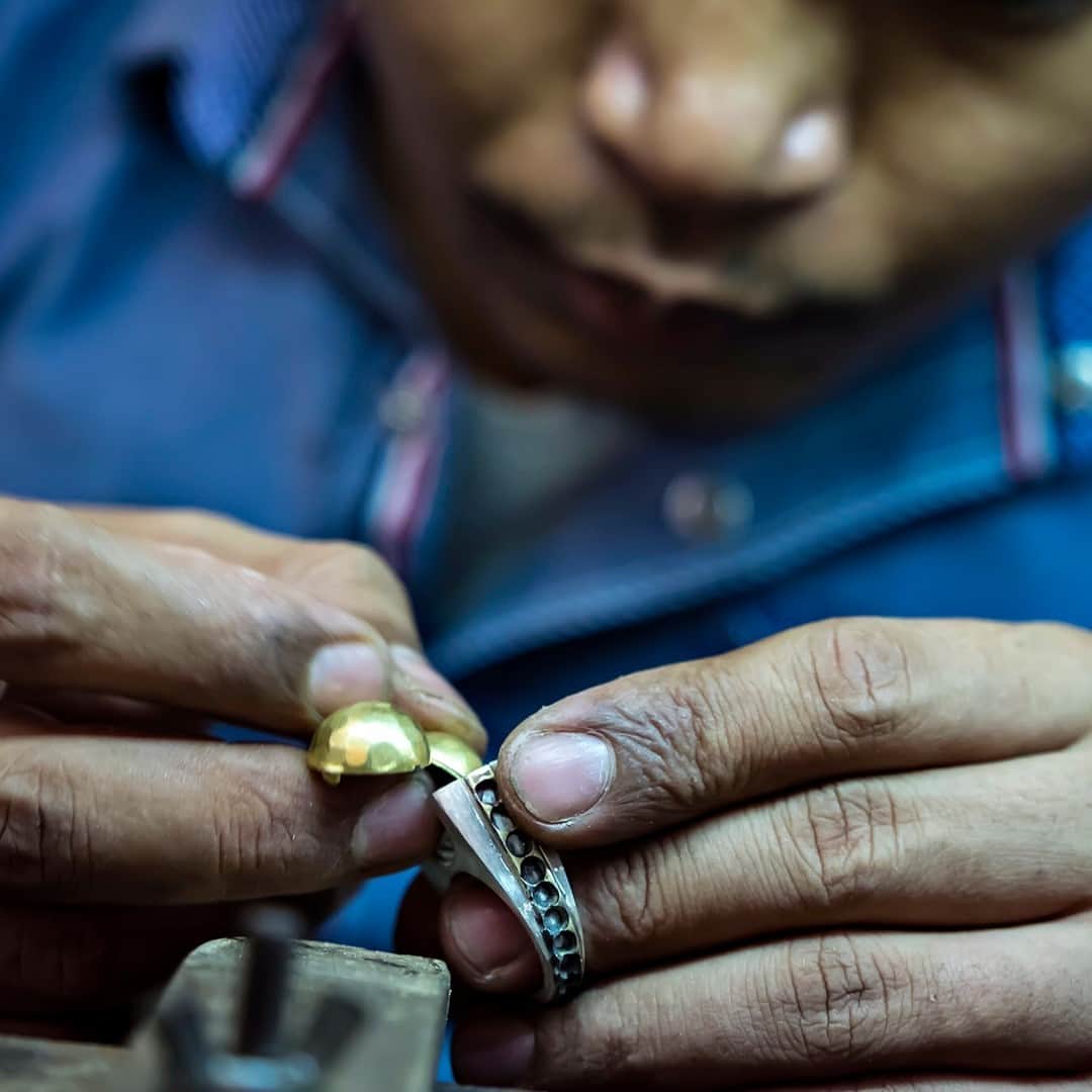 ベックスロックスのインスタグラム：「#SustainableLuxury✨⠀⠀⠀⠀⠀⠀⠀⠀⠀ ⠀⠀⠀⠀⠀⠀⠀⠀⠀ Missing Myanmar a country I hold close to my heart, full of so much artistry, wonder and compassion where we develop one of a kind, limited edition and bespoke designs to preserve the art of goldsmithing. @rebeccamannersbespoke⠀⠀⠀⠀⠀⠀⠀⠀⠀ ⠀⠀⠀⠀⠀⠀⠀⠀⠀ Despite the continued strict lockdown in Yangon we are designing and developing remotely from Bali as our Goldsmiths continue to work from the safety of their own homes ensuring sustainable livelihoods by providing employment through the creation of intricate pieces full of beauty and symbolism thanks to the amazing team @turquoisemountainmyanmar ⠀⠀⠀⠀⠀⠀⠀⠀⠀ ⠀⠀⠀⠀⠀⠀⠀⠀⠀ Ethically made, responsibly sourced, preserving culture and supporting lives.  #trusttheprocess  ⠀⠀⠀⠀⠀⠀⠀⠀⠀ ⠀⠀⠀⠀⠀⠀⠀⠀⠀ ⠀⠀⠀⠀⠀⠀⠀⠀⠀ ⠀⠀⠀⠀⠀⠀⠀⠀⠀ ⠀⠀⠀⠀⠀⠀⠀⠀⠀ ⠀⠀⠀⠀⠀⠀⠀⠀⠀ ⠀⠀⠀⠀⠀⠀⠀⠀⠀ #Trusttheprocess⠀⠀⠀⠀⠀⠀⠀⠀⠀ #MasterGoldsmith⠀⠀⠀⠀⠀⠀⠀⠀⠀ #madeinMyanmar⠀⠀⠀⠀⠀⠀⠀⠀⠀ #supportthecause⠀⠀⠀⠀⠀⠀⠀⠀⠀ #supporthandmade⠀⠀⠀⠀⠀⠀⠀⠀⠀ #finejewellery⠀⠀⠀⠀⠀⠀⠀⠀⠀ #objectdart」