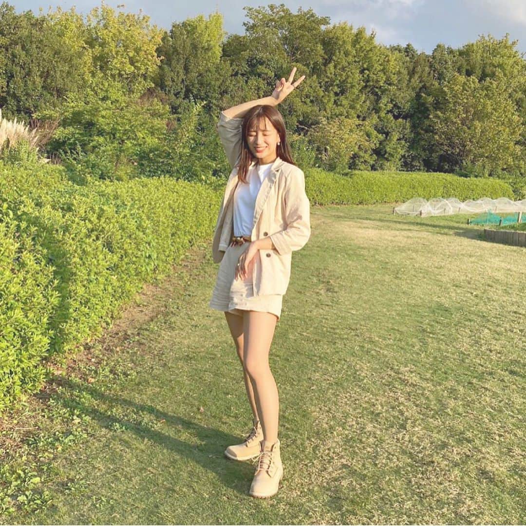 佐藤華純のインスタグラム：「.  【 #ピクニック 】  高校のお友達とピクニック行ってきた〜🌿  懐かしい話とかしながら、自然の中でまったりとした時間を過ごしたよん。  楽しかった〜☺️✨  #ミスキャンパス立命館2020 #MCR2020  #立命館 #立命館大学 #京都 #女子大生  #ミスキャン #ミスコン #ファイナリスト  #オシャピク #梅小路公園 #かすみんポーズ」