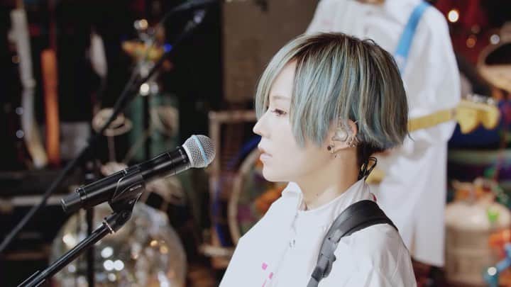 のインスタグラム：「【3rd FULL ALBUM「何者」】 ポルカドットスティングレイ 3rd FULL ALBUM「何者」12/16(水)発売  全3形態/全13曲＋配信ボーナストラック1曲  超早期予約特典 雫のガチンコデモ音源 明日16日の23:59まで(無くなり次第終了)  ▼予約はこちらから▼ polkadot-stingray.jp/news/681  #何者 #化身 #教祖爆誕【3rd FULL ALBUM「何者」】 ポルカドットスティングレイ 3rd FULL ALBUM「何者」12/16(水)発売  全3形態/全13曲＋配信ボーナストラック1曲  超早期予約特典 雫のガチンコデモ音源 明日16日の23:59まで(無くなり次第終了)  ▼予約はこちらから▼ polkadot-stingray.jp/news/681  #何者 #化身 #教祖爆誕」