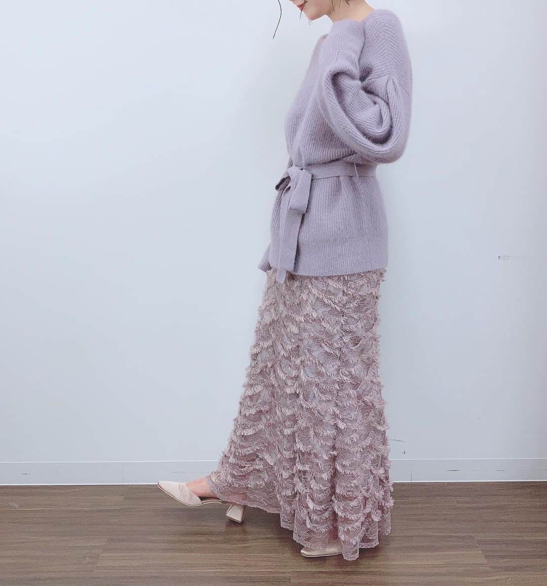 デイシーさんのインスタグラム写真 - (デイシーInstagram)「✦ғᴏxᴋɴɪᴛᴘᴜʟʟᴏᴠᴇʀ✦ colors:ivory,moca,pink,lavender price:16,000yen  柔らかで暖かな素材感が 魅力のニットプルオーバー🧶 ざっくりあいたデザインで デコルテもきれいに魅せて くれますね✨ ボリューム感のあるお袖も ポイント💁🏼‍♀️✨  ٭┄┄┄┄┄┄┄┄┄┄┄┄┄┄٭ . . @deicy_official   #deicy #deicypress #pr #mecouture #ミークチュール #instagood #fashion #ootd #recommend #autumn #winter #予約商品 #レース #ニット  #ワントーンコーデ #秋コーデ #秋服コーデ#ラベンダー #ふわふわ #ファッション #コーディネート」10月15日 21時57分 - deicy_official