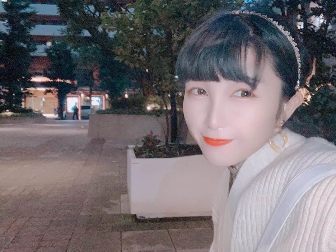のインスタグラム：「👹ふふふふ👹  オレンジメイク🧡というのを してみた。  社交性をあげたいときに やるといいんだって！  #orange #makeup #メイク #風水 #オレンジメイク」