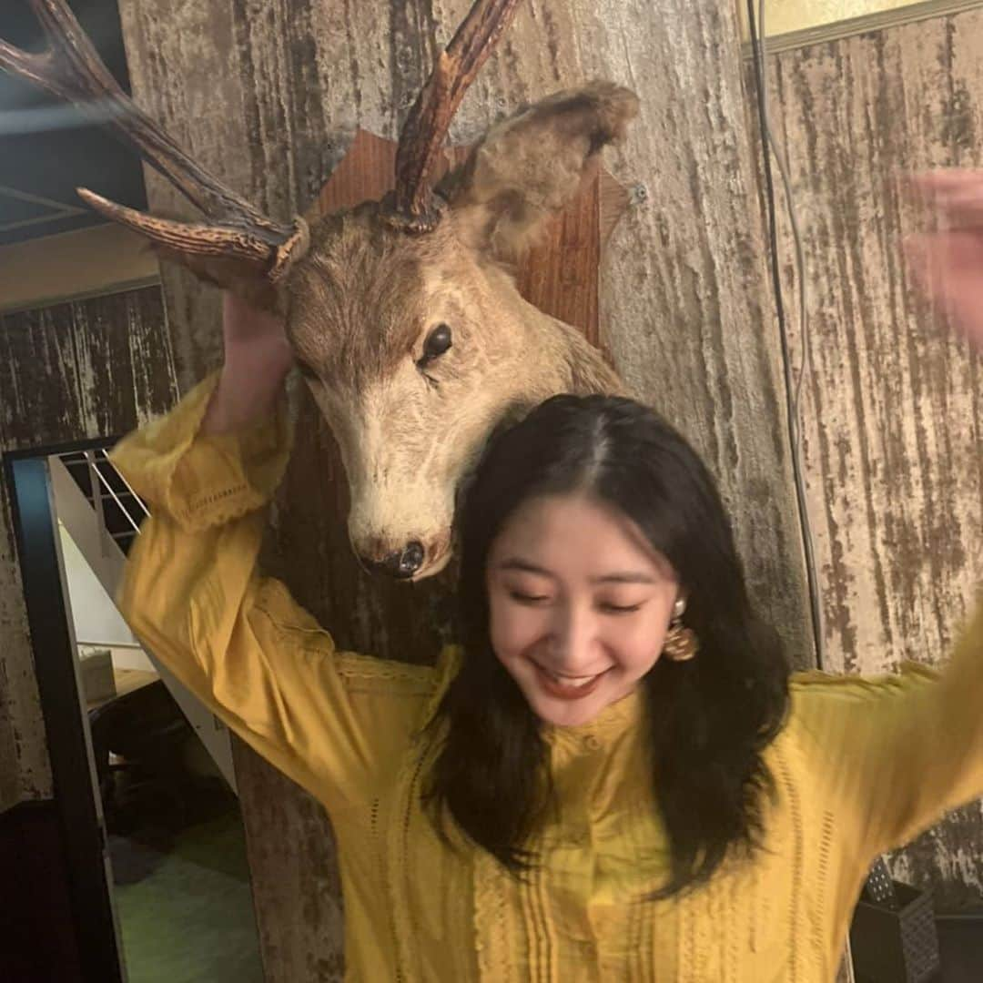 つばきファクトリーさんのインスタグラム写真 - (つばきファクトリーInstagram)「鹿さんと🦌🟡  修学旅行のとき 鹿さんにおやつあげたの。 懐かしい🧚🏻‍♂️🧚🏻‍♂️  akiyama mao  #tsubaki_factory #つばきファクトリー #秋山眞緒」10月15日 21時52分 - tsubakifactory_official