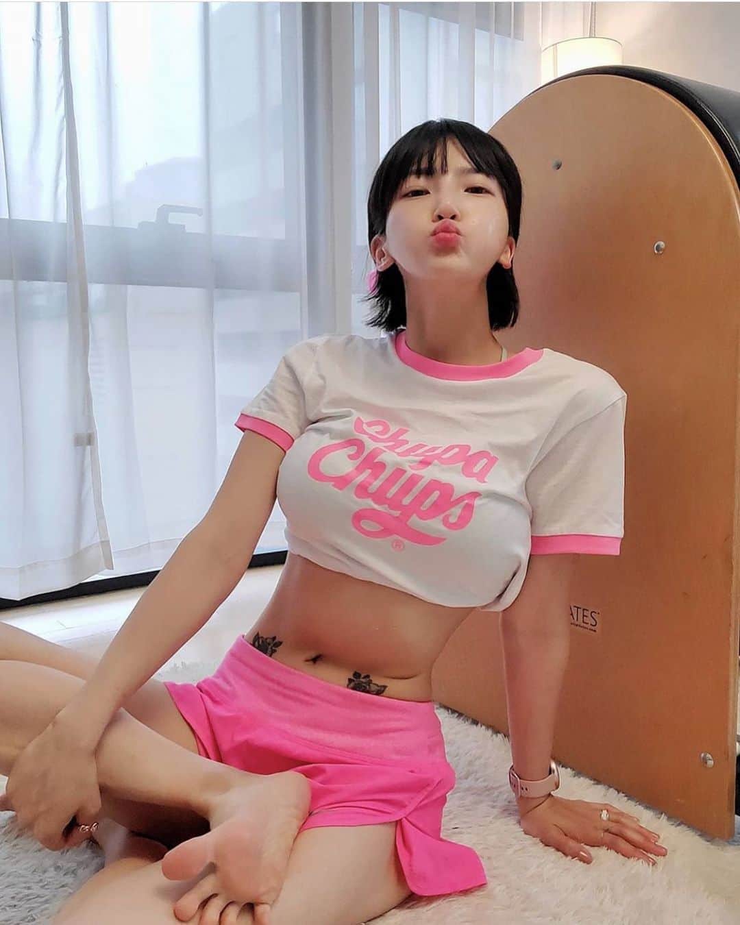 BodyON Koreaさんのインスタグラム写真 - (BodyON KoreaInstagram)「Wow!! @seripark_pilates 👍😎💕 | | 🔥생각과 삶이 멋진 #운동 피플들을 바디온코리아는 응원합니다! | | 🍀자신 or 주변 지인 중에 짐패션 핫피플 계시면 DM 보내주세요📩 | |  #koreafashion #ootd #koreamodel #koreastyle #ulzzanggirl #koreagirl #kfashion #ulzzangfashion #daily #dailylook  #selfie #kbeauty #koreabeauty #오오티디 #셀스타그램 #운동하는여자 #데일리룩 #데일리 #pilatesinstructor #등산하는여자 #필라테스 #travelgram」10月15日 22時03分 - bodyonkorea