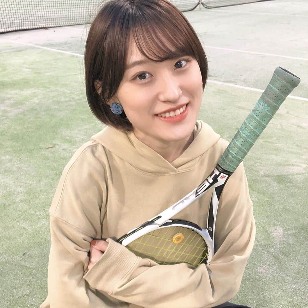 山口柚香さんのインスタグラム写真 - (山口柚香Instagram)「久しぶりに🎾 . 3時間たくさん動いたら、すぐ息切れしちゃって衰えを感じました〜 あと、手の皮がめちゃ剥けた笑！でもやっぱり楽しくて手が痛くてもたくさん打ってきました☀️ . . 久しぶりにサークルのみんなと会うと、ミスコン頑張ってるねとか毎日投票してるよ！って同期にも後輩にもたくさん言ってもらえて本当に嬉しかったです😭😭😭 本当にいい人達、、、この場を借りてありがとうって言いたい！(まだ気が早い) . . あと少し！！！！本当に本当に頑張るぞおおおおお！！今日も投票よろしくお願いします！！」10月15日 22時12分 - mizucon2020_no1