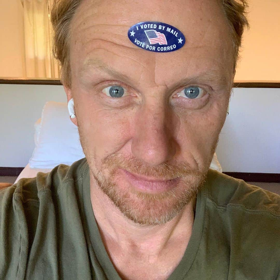 ケヴィン・マクキッドさんのインスタグラム写真 - (ケヴィン・マクキッドInstagram)「#vote #votebidenharris2020 #voteearly2020 #votebluetosaveamerica🇺🇸💙」10月16日 3時51分 - therealkmckidd