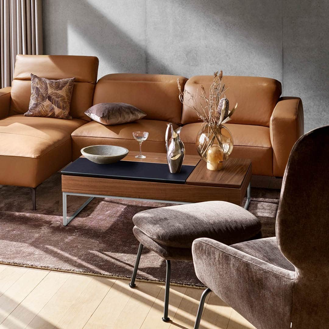 BoConceptさんのインスタグラム写真 - (BoConceptInstagram)「Is ‘customisation’ only being able to change upholstery or a sofa leg?   We think extraordinary customisation is the freedom to choose sofas, chairs, tables, storage, beds and more in the size, colours, configuration, surface materials and features that match the way you live.   Every detail tailored to your style and space.   Zurich sofa from £6,202  Chiva coffee table from £899  Dublin armchair from £1,978  Dublin footstool from £581  #boconcept #liveekstraordinaer #interiordesign #customized」10月15日 22時32分 - boconcept_official