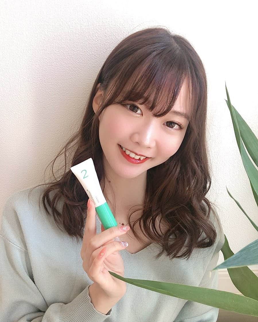 齋藤佳穂のインスタグラム：「4ウィークプログラム💫 1週間ごとに変わる髪の状態に合わせた自宅集中ケア！ 今週は2番🌿カラーを保護しながらハリコシのある滑らかな手触り〜♪  @wellapro_japan @nyny_official_account  #カラーモーション#4ウィークプログラム#さあサロンに行こう#イルミナカラー#イルミナ#ウエラプロフェッショナル#nyny#さあnynyに行こう」