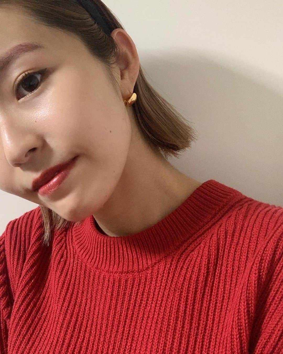 山本 絵里加さんのインスタグラム写真 - (山本 絵里加Instagram)「_ コロンとしたピアスがずっと欲しかったの☺️✨とてもかわいいお気に入り、ここ最近毎日つけてます @ena_1218  そしていちにちの終わりで顔てかてか大魔神🤣 #ena#jewelry#ピアス#ゴールドアクセサリー」10月15日 22時32分 - ___erika___y