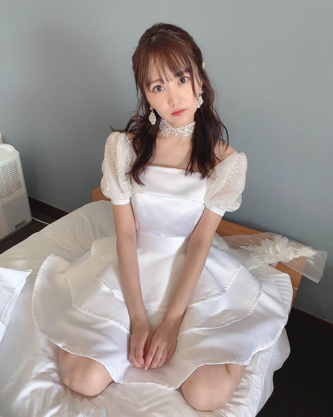 浜田翔子さんのインスタグラム写真 - (浜田翔子Instagram)「#ウェディングドレス  また沢山写真載せていきます😌  #weddingdress」10月15日 22時51分 - shoko_hamada