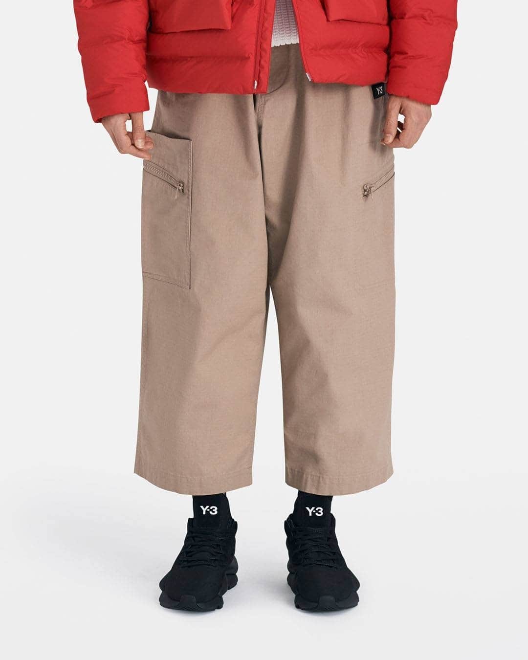 ワイスリーのインスタグラム：「Y-3 Co-Ripstop Cargo Pants. Y-3 Fall/Winter 2020 Collection. --- #adidas #Y3 #YohjiYamamoto Discover the collection at adidas.com/y-3」