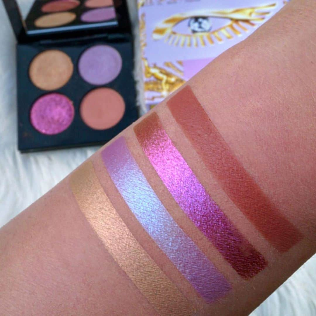 パット・マグラスさんのインスタグラム写真 - (パット・マグラスInstagram)「*NEW* CELESTIAL DIVINITY LUXE QUAD: FLEUR FANTASIA ⚡⚡⚡ Four sublime shadows bloom with couture colour, featuring the peach matte ‘LOTUS PARADISE,’ an iridescent purple named ‘LAVENDER BLUE,’ the rich pink of ‘HUETOPIA’ & a soft, shimmering nude - ‘IRIDESCENT ORCHID.’ The brilliantly blendable, creamy formulation delivers haute impact and major colour payoff for opulent eyes ⚡⚡⚡ AVAILABLE EXCLUSIVELY at PATMcGRATH.COM.  📷: @angelamarytanner」10月15日 23時01分 - patmcgrathreal