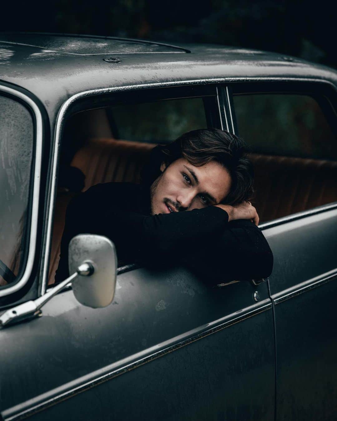 Enzo Cariniさんのインスタグラム写真 - (Enzo CariniInstagram)「Every dark night has a brighter end. Embrace it and learn from it.   #car #model #dark #vintage #vsco」10月15日 23時02分 - enzo_carini