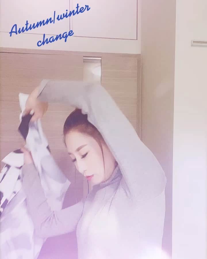 赤崎ティナ（西浦舞由美）のインスタグラム：「#TikTok  #fashion #Autumn #winter #change #model #freecamera  #Japan #Korea #Philippine #france  #cool #actor #15秒動画　#followme #てぃてぃあんどこー #FENDI #ミラサン #お団子ヘア　#oneway」