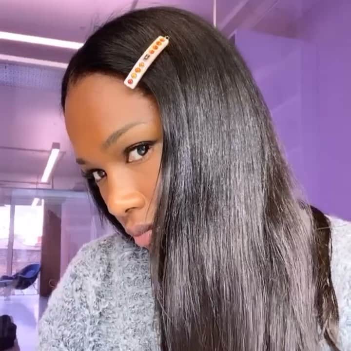 のインスタグラム：「💜 @sharmadeanreid in her @jandmdavidson x @alexandredeparis_official hair clip   Available now at jandmdavidson.com  #JMDxADP #AlexandredeParis」