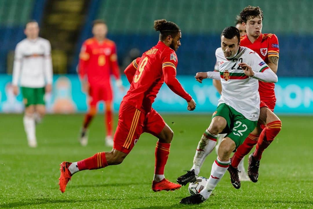 タイラー・ロバーツさんのインスタグラム写真 - (タイラー・ロバーツInstagram)「Well fought battle for the W last night but we battled like always and got the job done!❤️. 🔙🔛🔝 @fawales」10月15日 23時21分 - tyro9